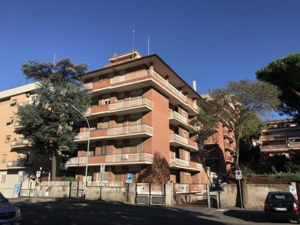 ufficio in vendita a Roma in zona Primavalle