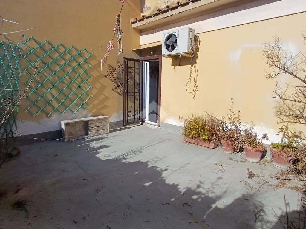 appartamento in vendita a Roma in zona Appio Pignatelli