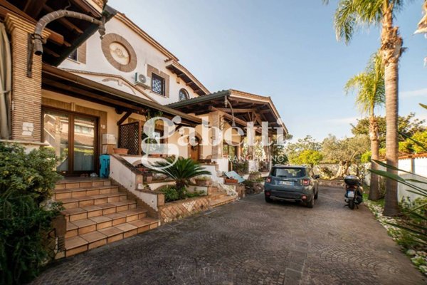 casa indipendente in vendita a Roma in zona Infernetto