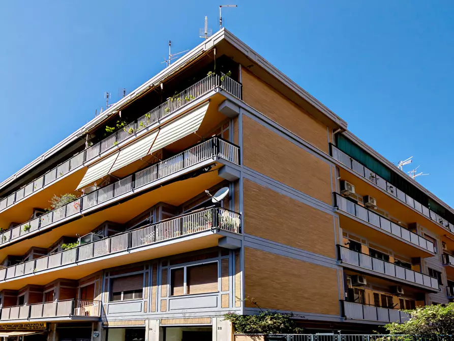 appartamento in vendita a Roma in zona Ostiense