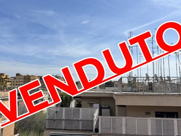 appartamento in vendita a Roma in zona Gianicolense