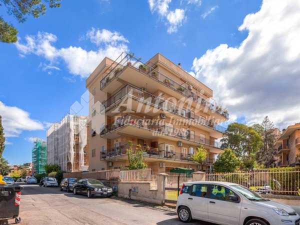appartamento in vendita a Roma in zona Torrevecchia