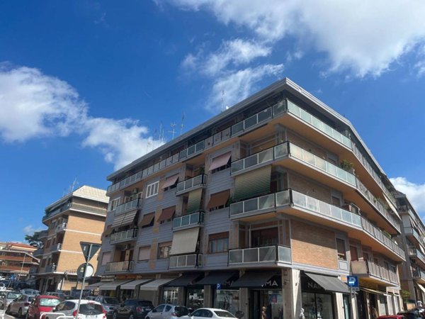 appartamento in vendita a Roma in zona Ostiense