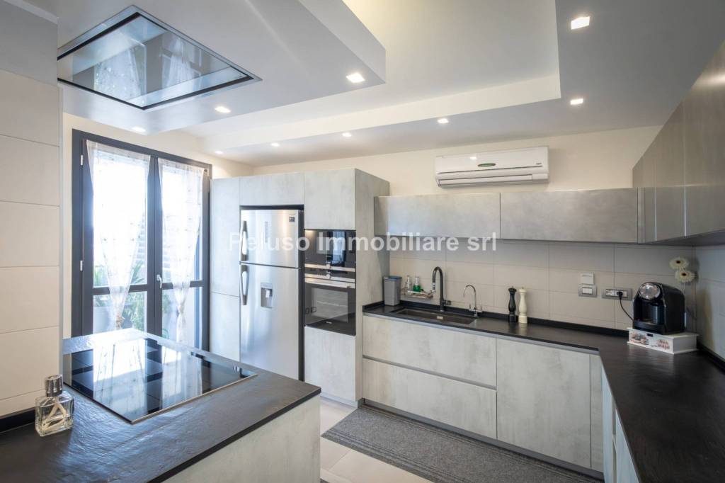 appartamento in vendita a Roma in zona Rione Monti/Campitelli