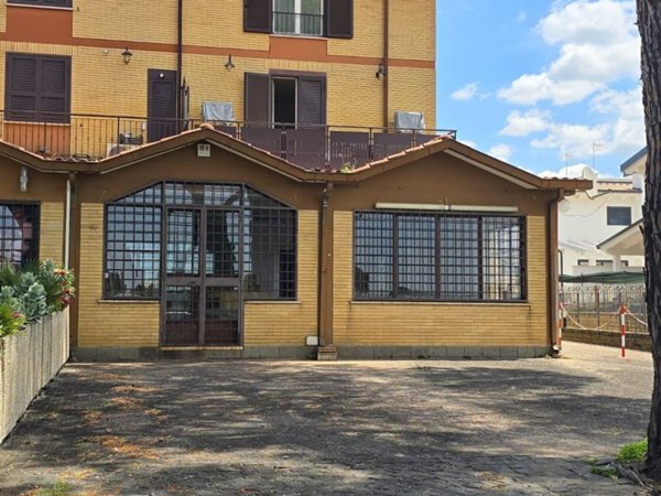 appartamento in vendita a Roma in zona Romanina
