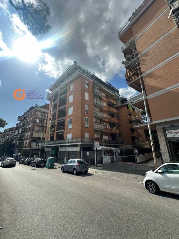 appartamento in vendita a Roma in zona Ardeatino