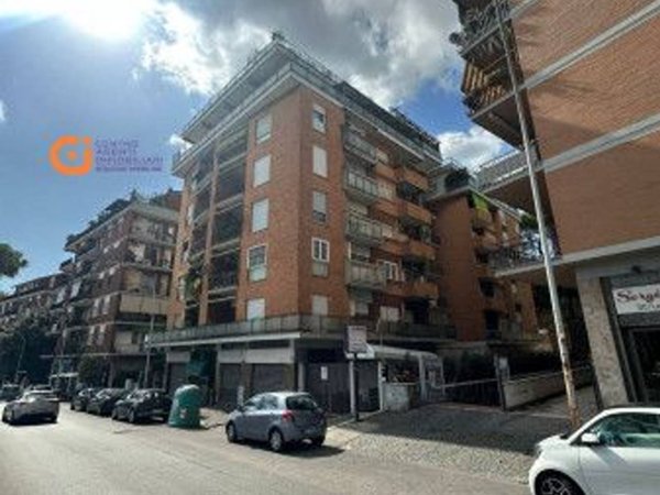 appartamento in vendita a Roma in zona Ardeatino