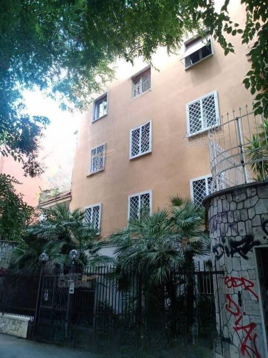 appartamento in vendita a Roma in zona Gianicolense
