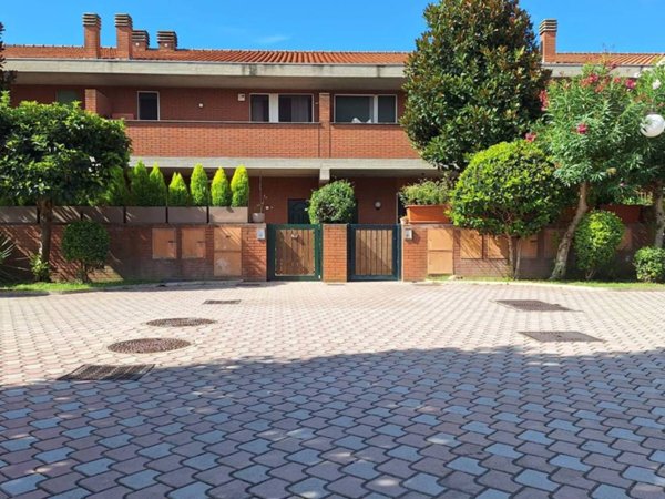 casa indipendente in vendita a Roma in zona Infernetto