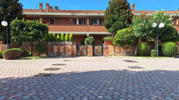 casa indipendente in vendita a Roma in zona Infernetto