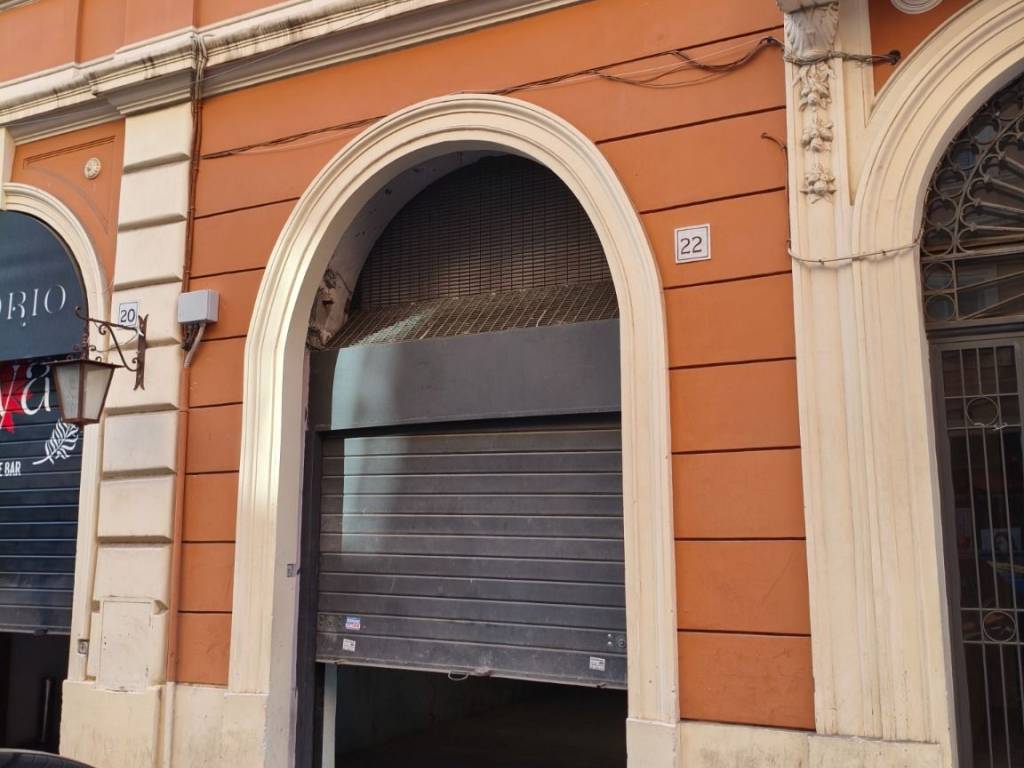 negozio in vendita a Roma in zona Esquilino