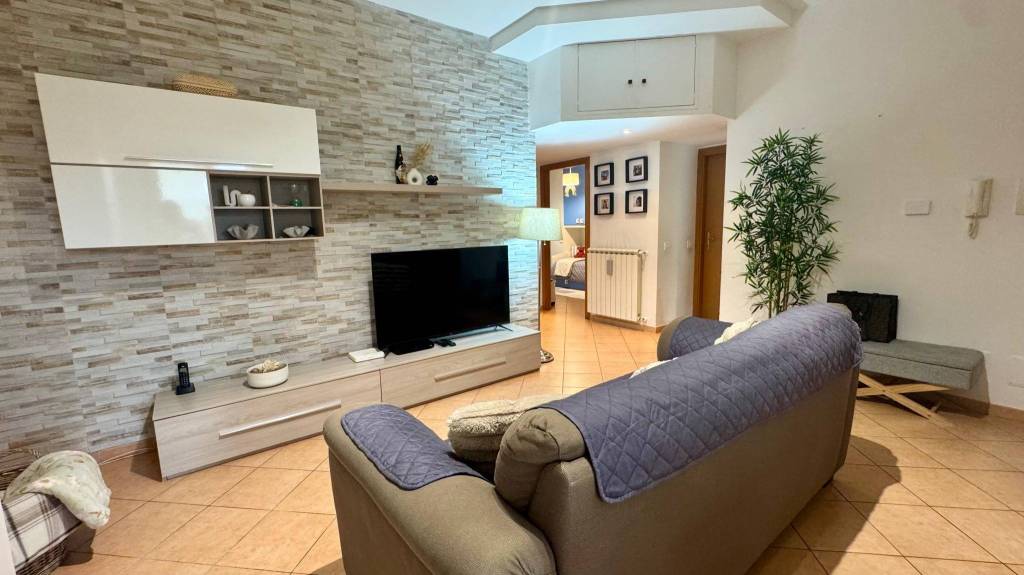 appartamento in vendita a Roma in zona Torre Gaia