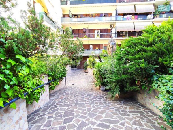 appartamento in vendita a Roma in zona Ponte Mammolo