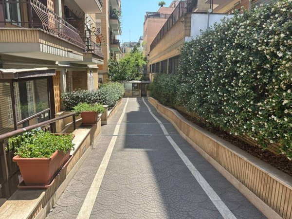 appartamento in vendita a Roma in zona Della Vittoria
