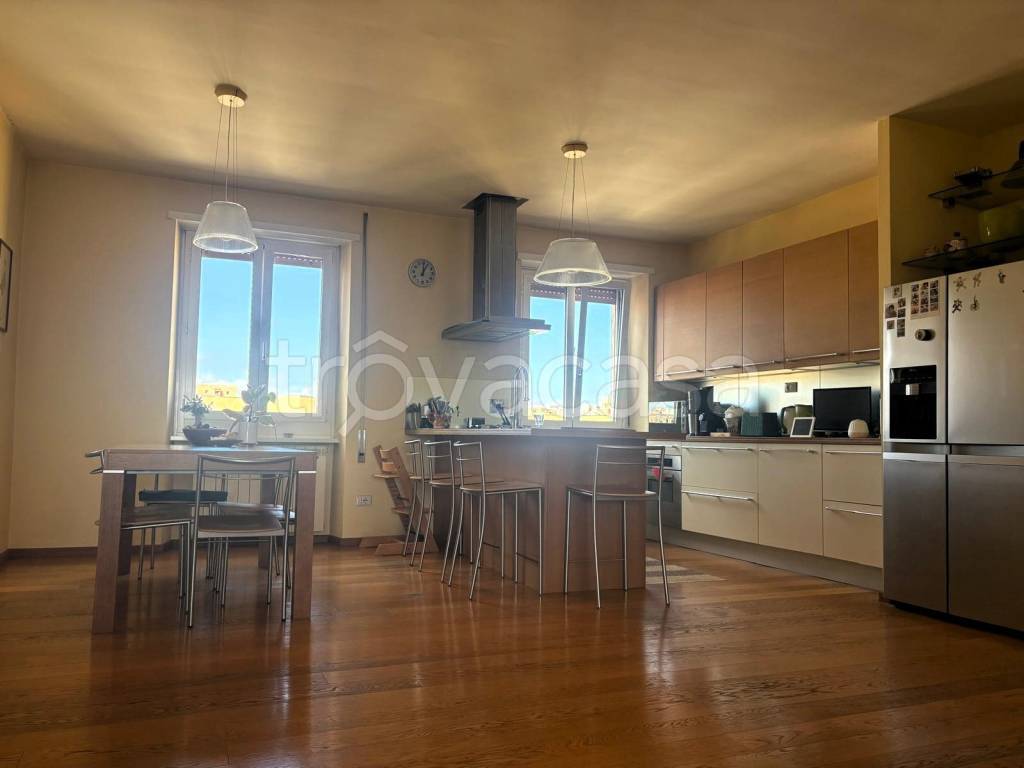 appartamento in vendita a Roma in zona Appio Latino