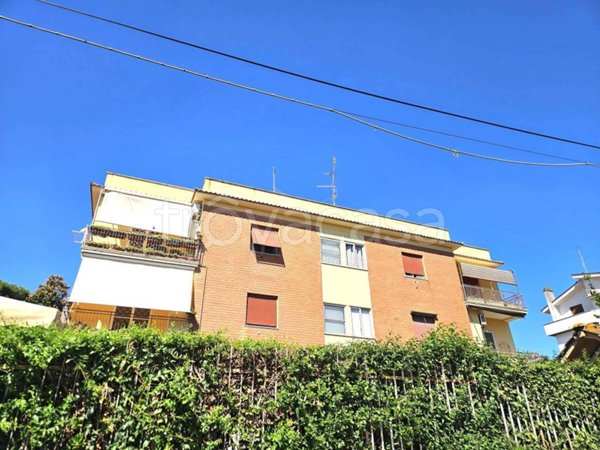 appartamento in vendita a Roma in zona Ardeatino