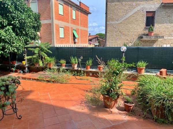 appartamento in vendita a Roma in zona Tor di Quinto