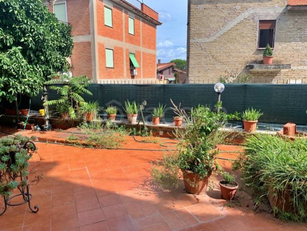 appartamento in vendita a Roma in zona Tomba di Nerone