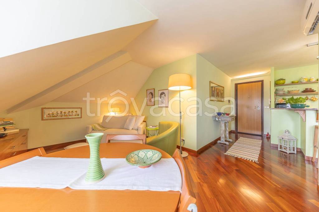 appartamento in vendita a Roma in zona Prenestino-Labicano