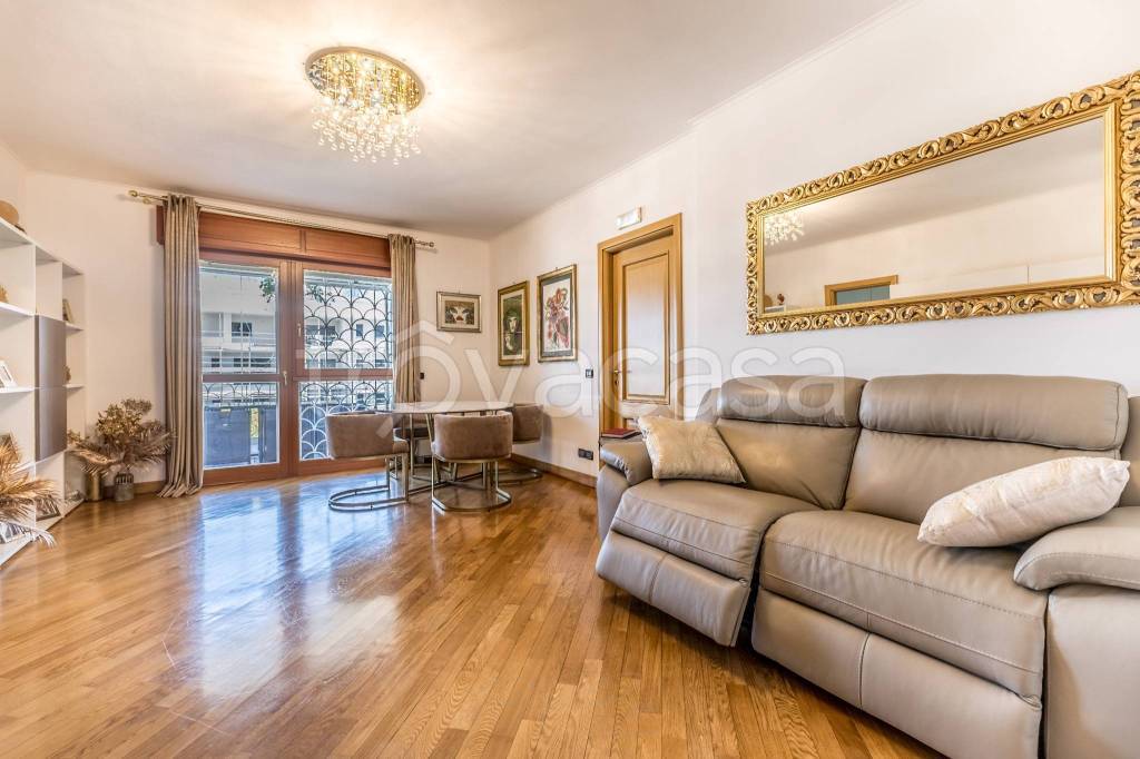 appartamento in vendita a Roma in zona Mezzocammino