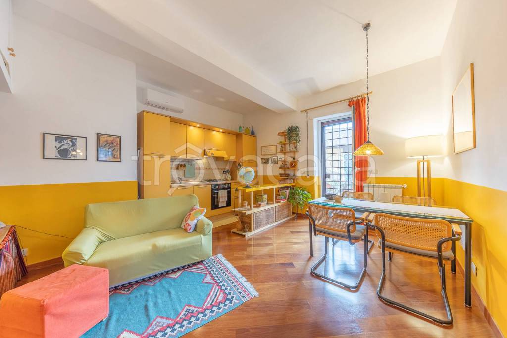 appartamento in vendita a Roma in zona Tor Cervara
