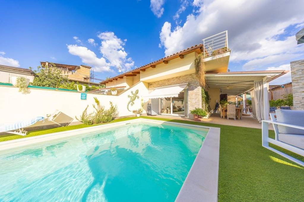 casa indipendente in vendita a Roma in zona Ponte Mammolo