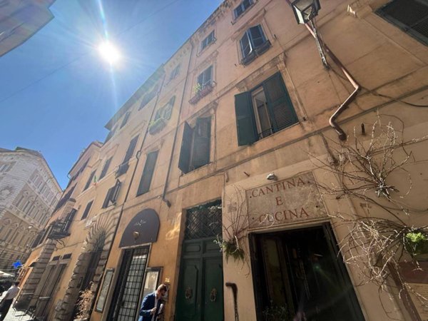 appartamento in vendita a Roma in zona Parione/Sant'Eustachio