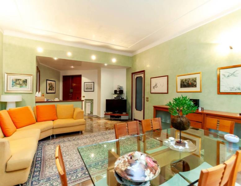 appartamento in vendita a Roma in zona Appio Latino