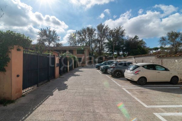casa indipendente in vendita a Roma in zona Ardeatino