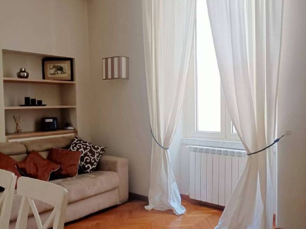 negozio in vendita a Roma in zona Rione Monti/Campitelli