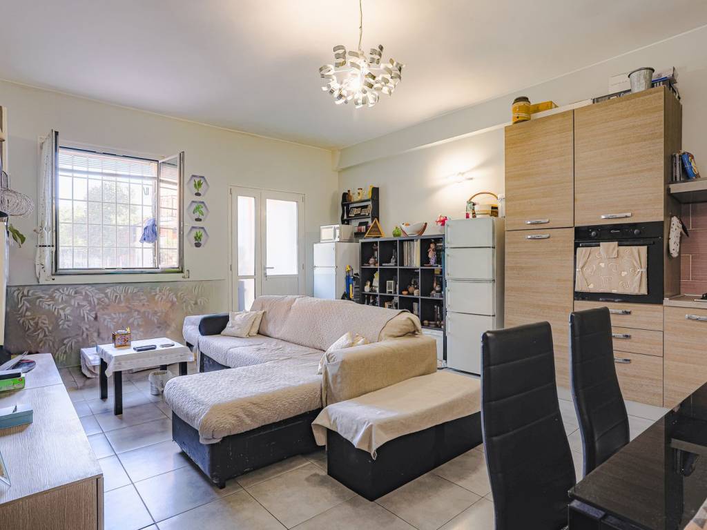 appartamento in vendita a Roma in zona Acilia