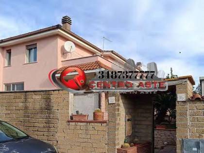 casa indipendente in vendita a Roma in zona Dragona/Bagnoletto