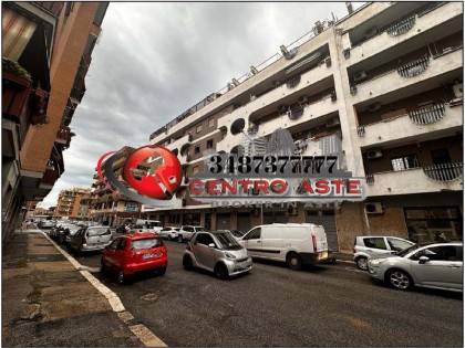 appartamento in vendita a Roma in zona Ostia