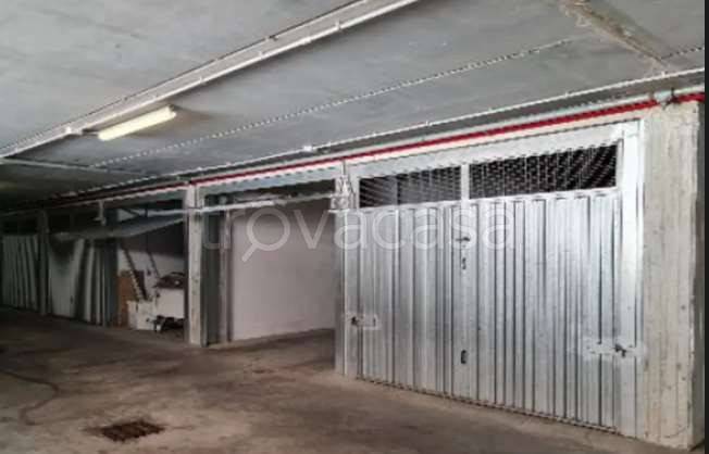 appartamento in vendita a Roma in zona Appio Pignatelli