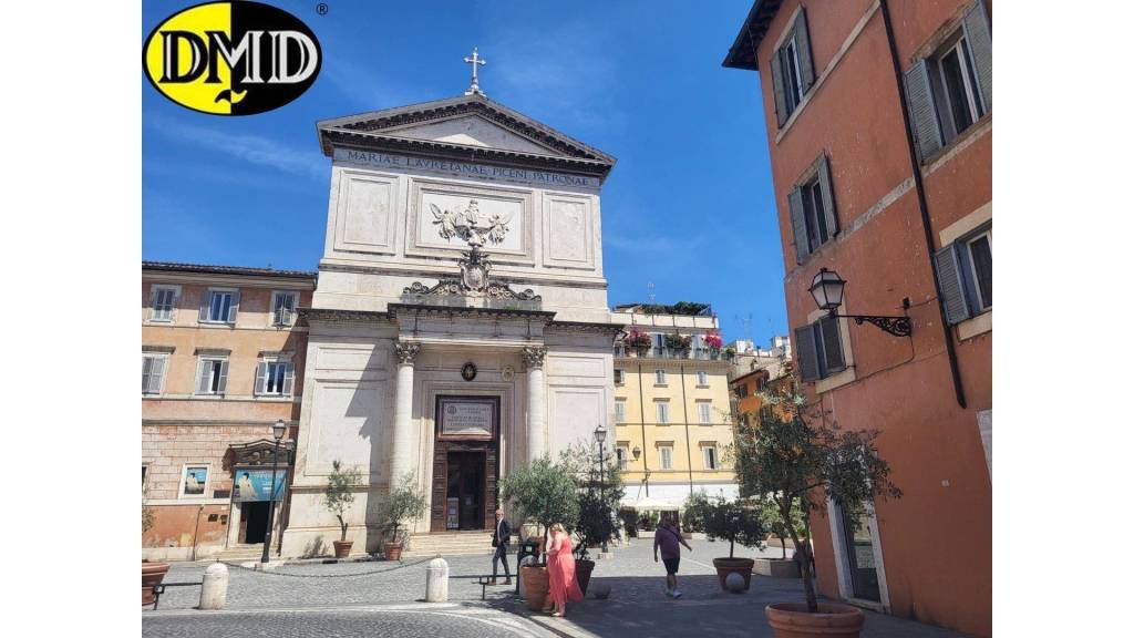 appartamento in vendita a Roma in zona Parione/Sant'Eustachio