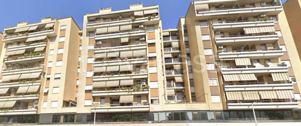 appartamento in vendita a Roma in zona Cinecittà