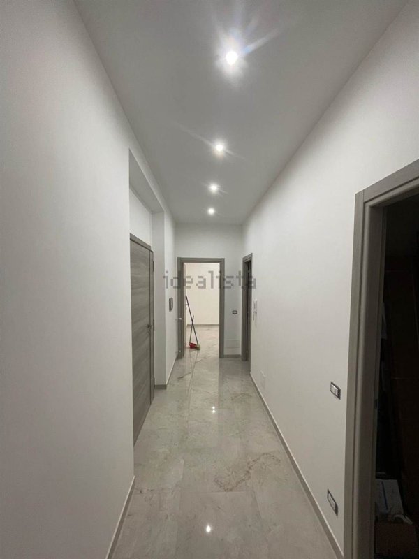appartamento in vendita a Roma in zona Torre Angela