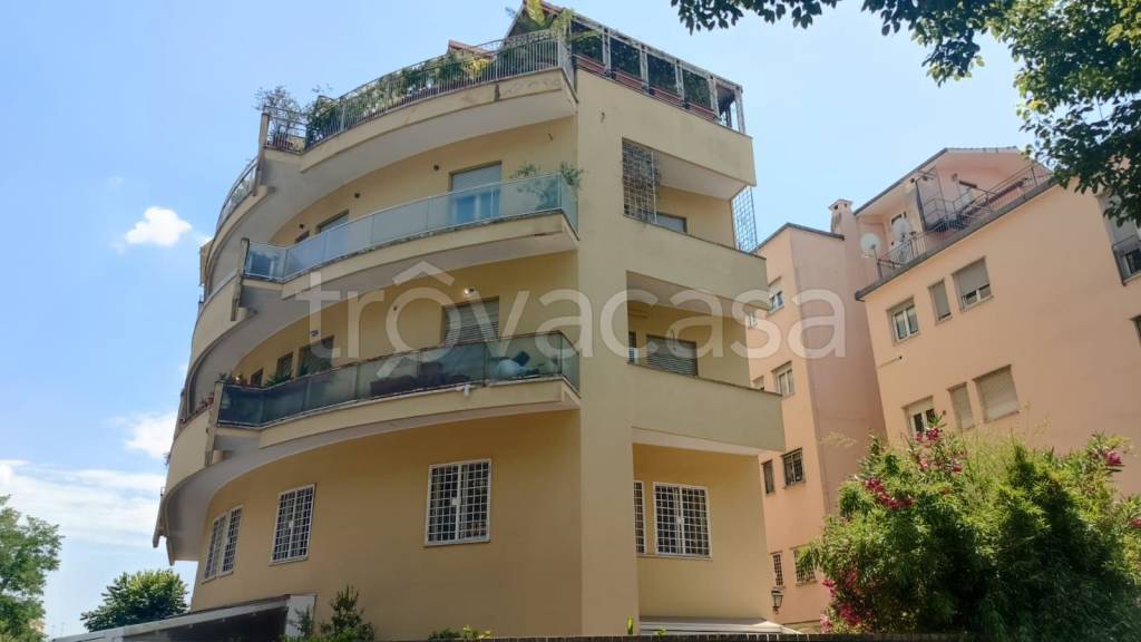 appartamento in vendita a Roma in zona Tor di Quinto