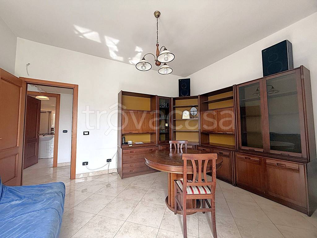 appartamento in vendita a Roma in zona Corviale