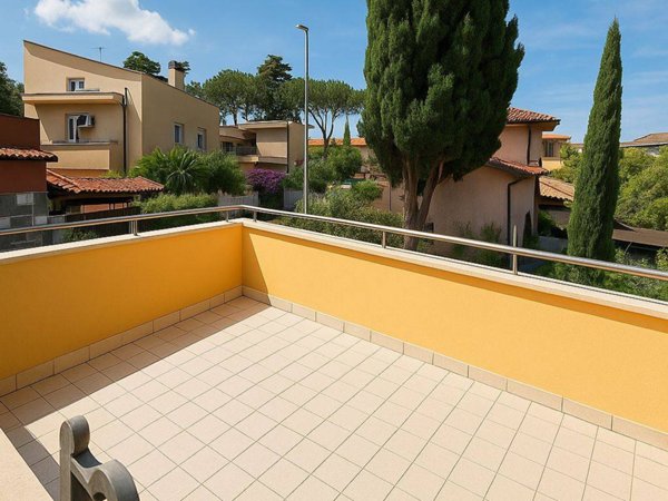 appartamento in vendita a Roma in zona Appio Pignatelli