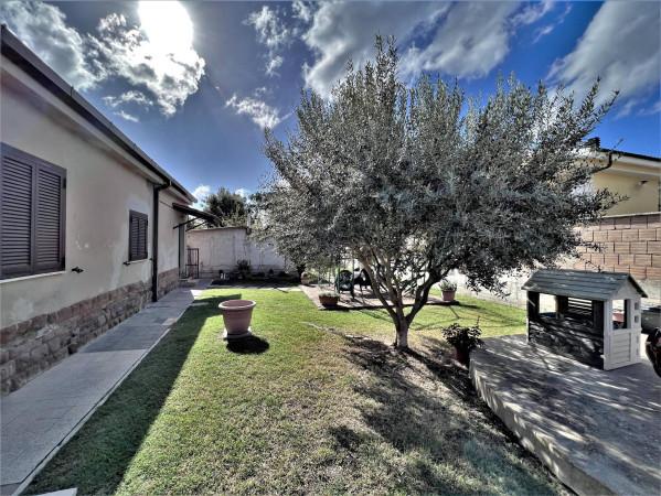 casa indipendente in vendita a Roma in zona Ostia Antica