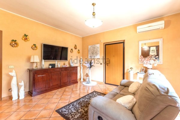 appartamento in vendita a Roma in zona Tor Bella Monaca