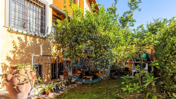 casa indipendente in vendita a Roma