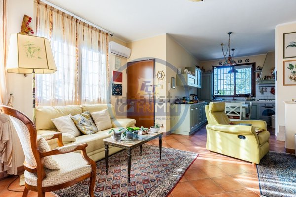 casa indipendente in vendita a Roma