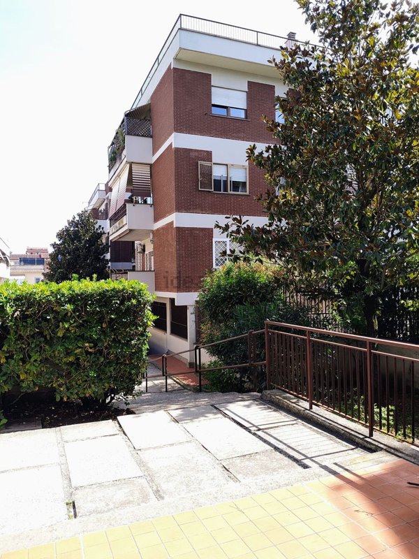 appartamento in vendita a Roma in zona Labaro