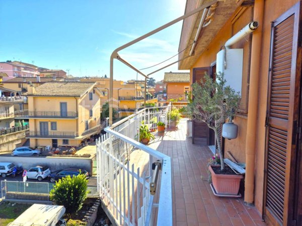 appartamento in vendita a Roma in zona Torrione Cerquetta