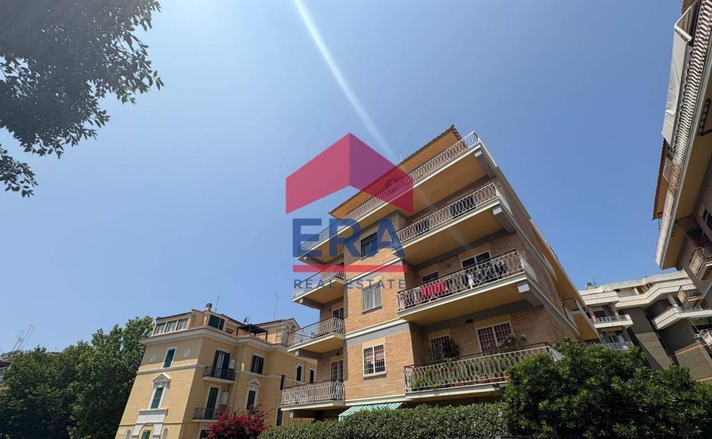 appartamento in vendita a Roma in zona Ostia
