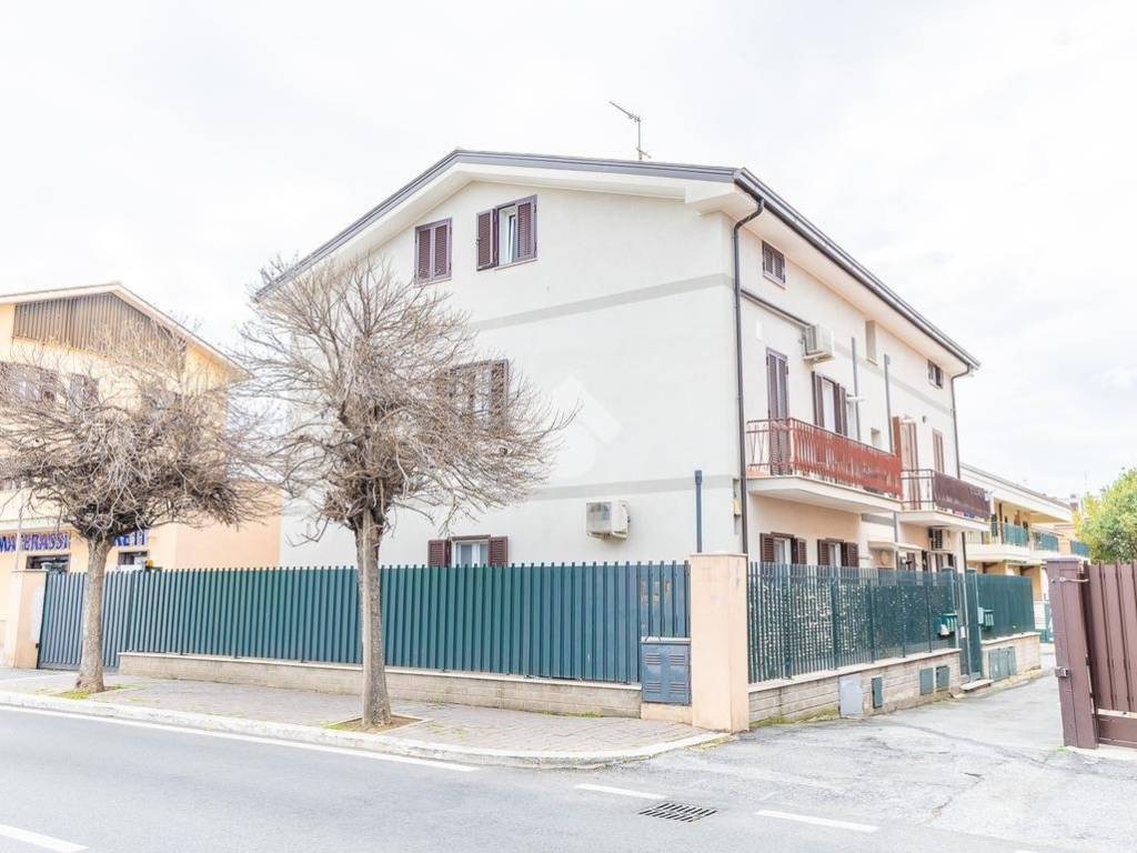 appartamento in vendita a Roma in zona Tor Vergata/Torrenova