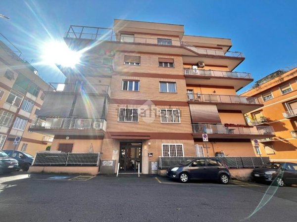 appartamento in vendita a Roma in zona Dragona/Bagnoletto