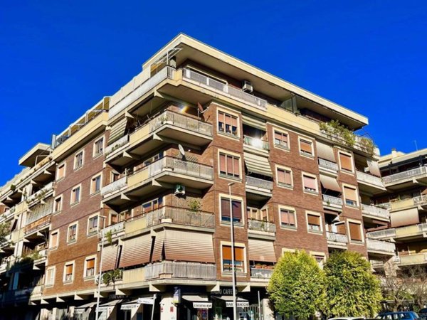 appartamento in vendita a Roma in zona Castel Fusano